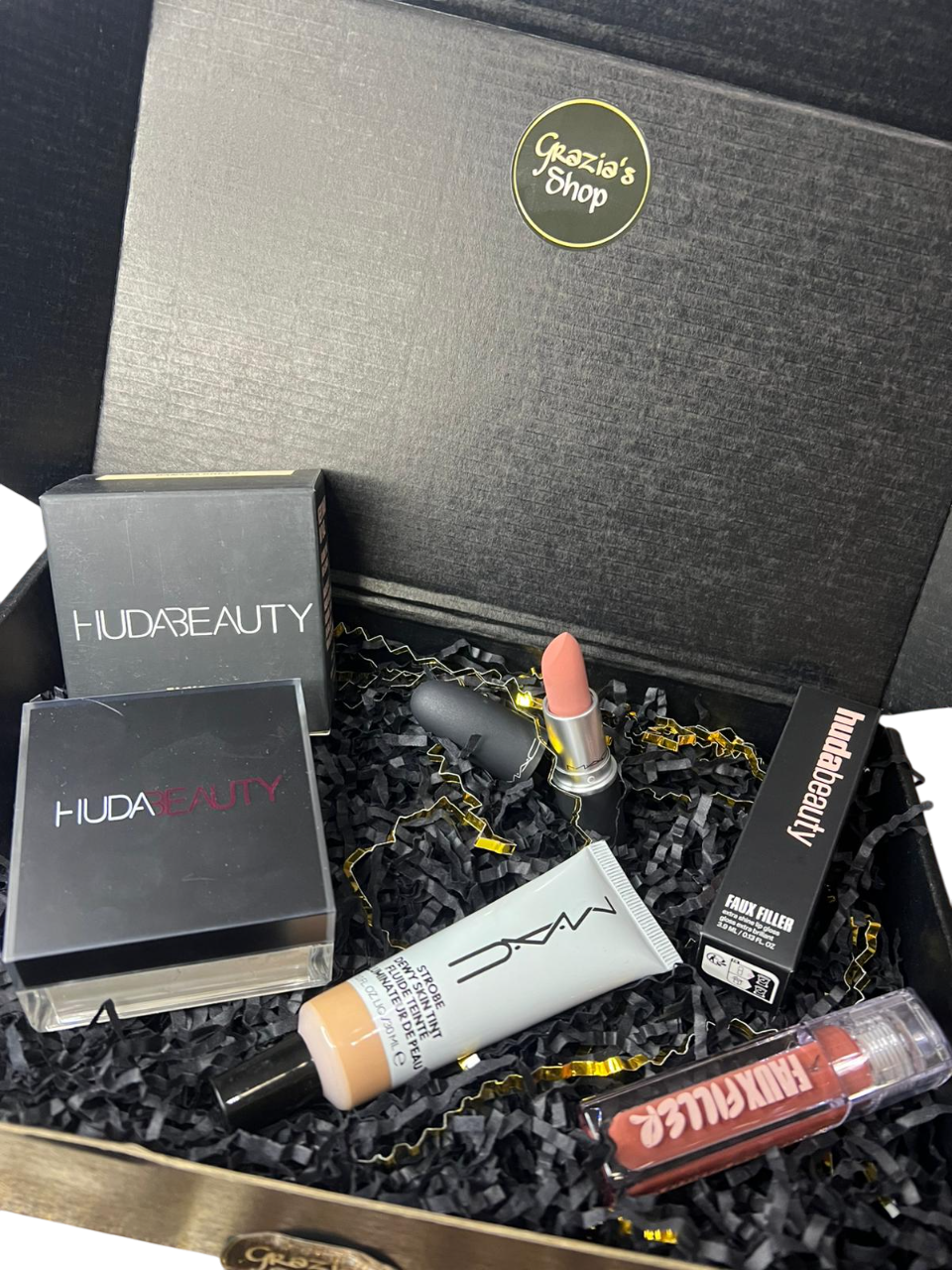 Mystery Box Huda Beauty